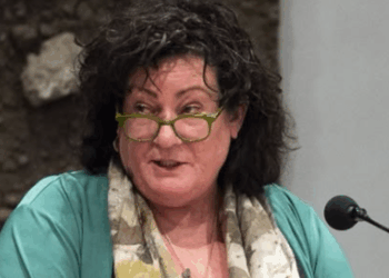 Caroline van der Plas